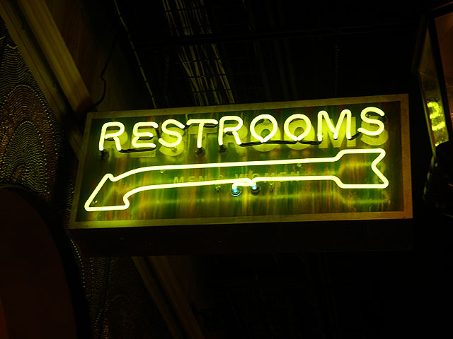 restroom-neon